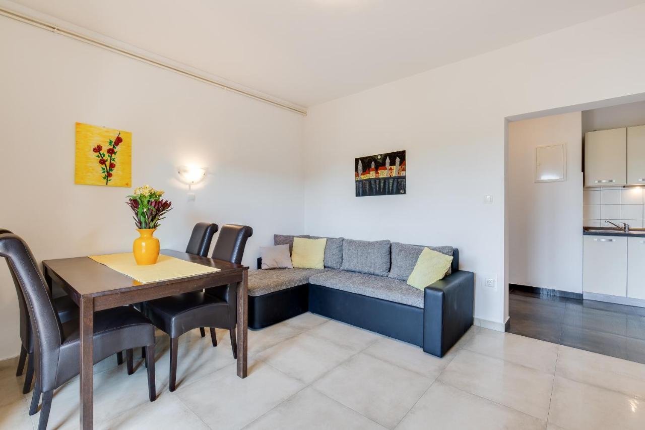 Juric Apartments-Rab Palit Ngoại thất bức ảnh