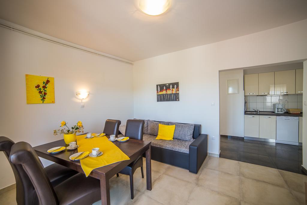 Juric Apartments-Rab Palit Ngoại thất bức ảnh