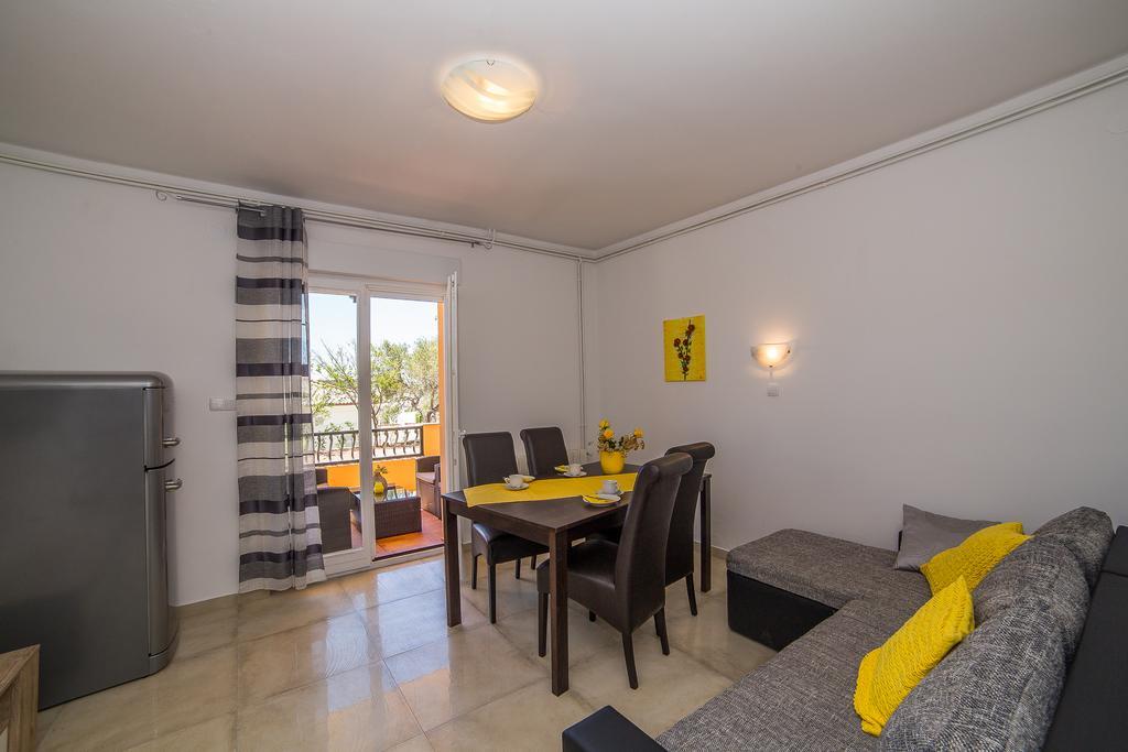 Juric Apartments-Rab Palit Ngoại thất bức ảnh